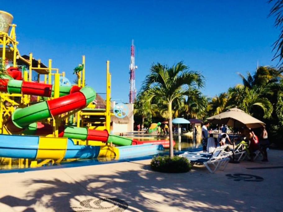 Punta Me Apartment Beach Front In The Hotel & Waterpark カンクン エクステリア 写真